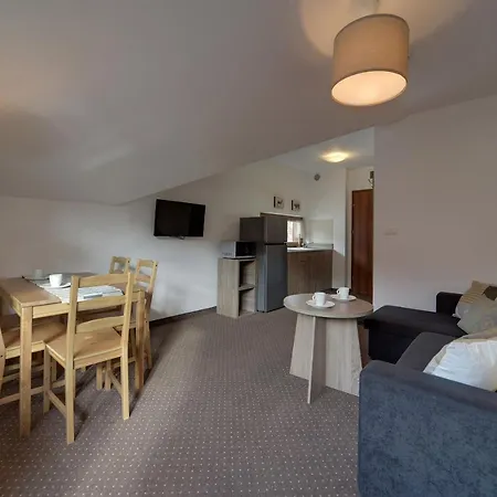 Bezowy I Nowoczesny Sun Seasons 24 W Szklarskiej Porebie By Renters Apartament